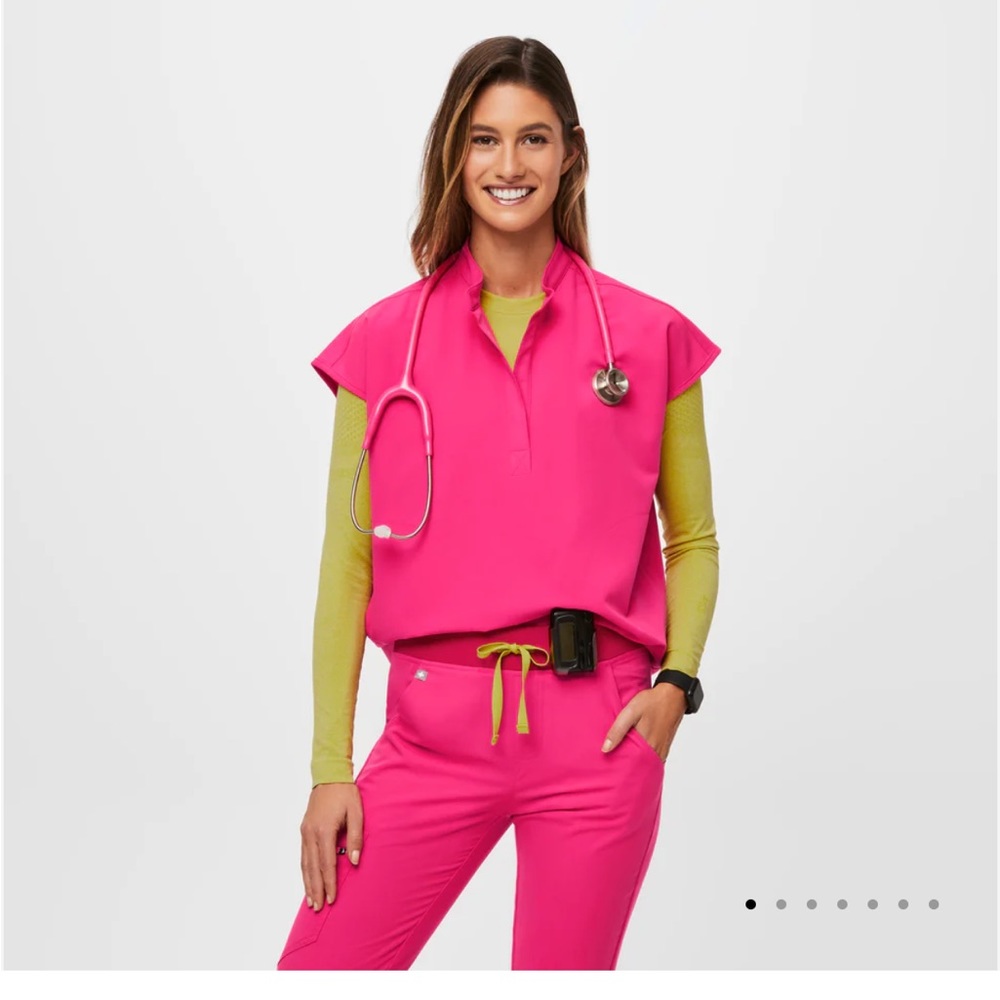 FIGS shocking pink Rafaela Oversized Scrub top small s